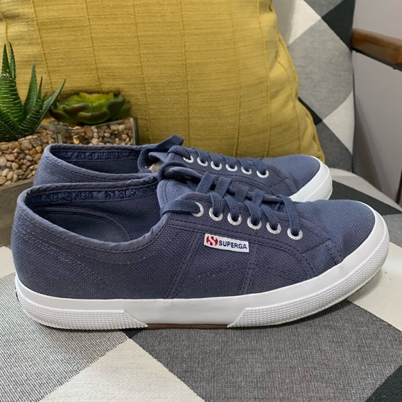 SUPERGA WOMAN’S BLUE CANVAS SNEAKERS IN WOMAN’S SIZE 9 IN EXCELLENT CONDITION!! - Picture 3 of 6